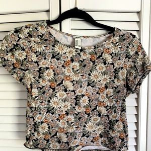 Forever 21 floral crop top. Size medium